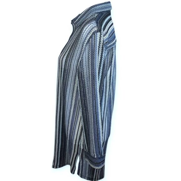 C&C CALIFORNIA BLUE & WHITE BUTTON DOWN CROCHET BLOUSE SZ.L EUC - Picture 4 of 8